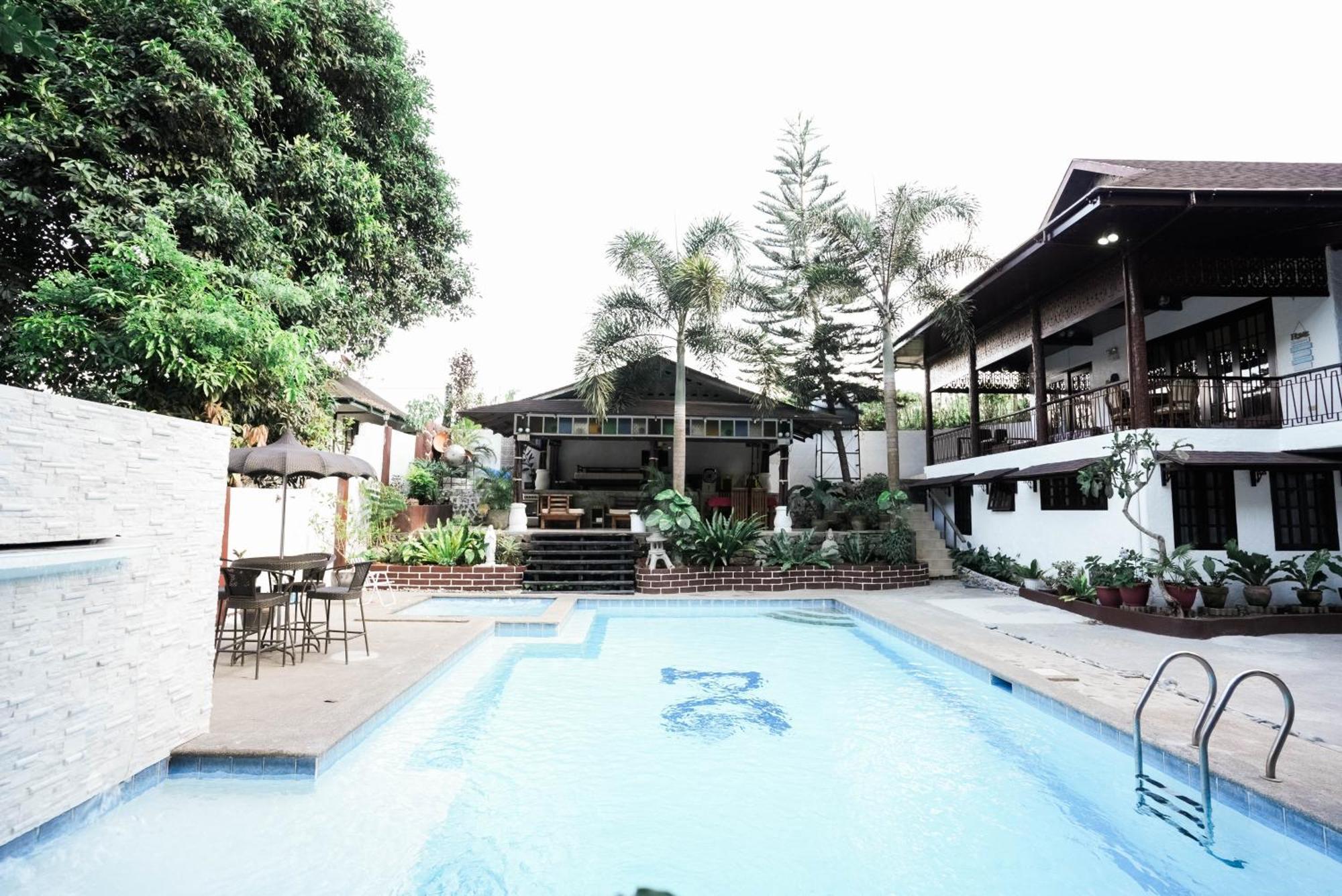 Casa De Celestina Private Resort Silang Esterno foto